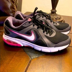 Nike Air Dictate 2 Woman’s Size 7.5